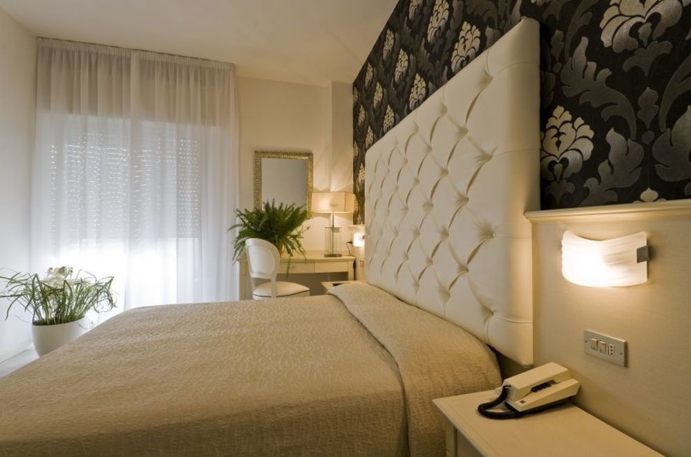Hotel Foschi-Peninsula Bellaria-Igea Marina Buitenkant foto